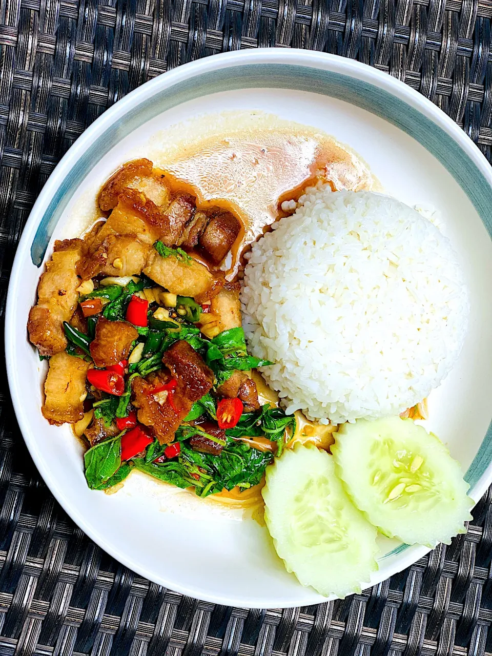 Crispy Pork Basil|Nong🏌️🏊♀️🚴♀️🏃♀️🇹🇭さん