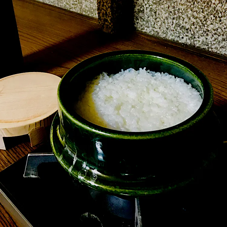 Snapdishの料理写真:ご飯・・・土鍋釜による炊飯✨💛|イチロッタさん