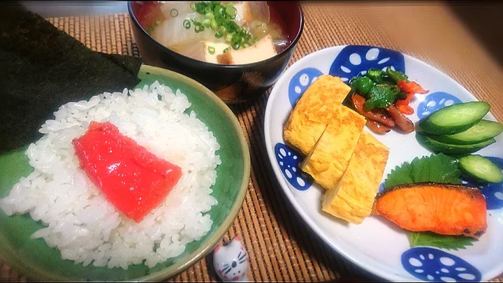 休日の朝ごはん🌄|びせんさん