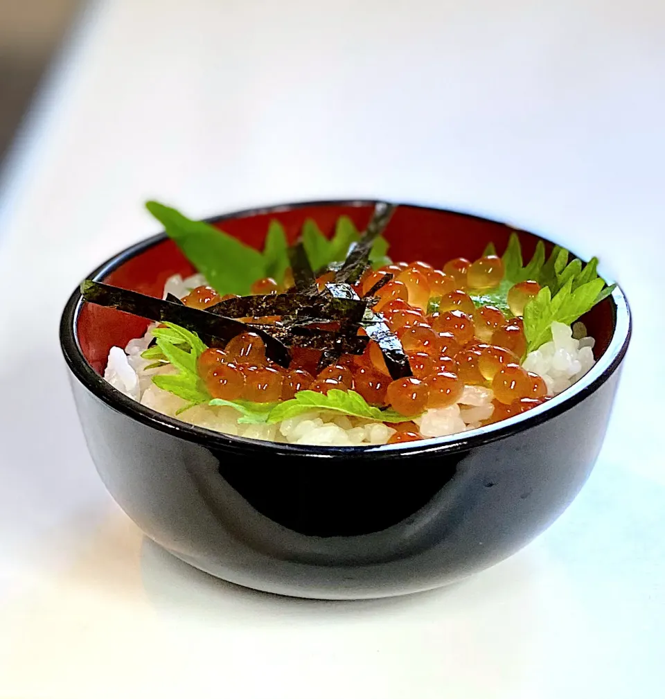 手作りいくらの醤油漬けで！いくら丼|かっちゃん杉さん