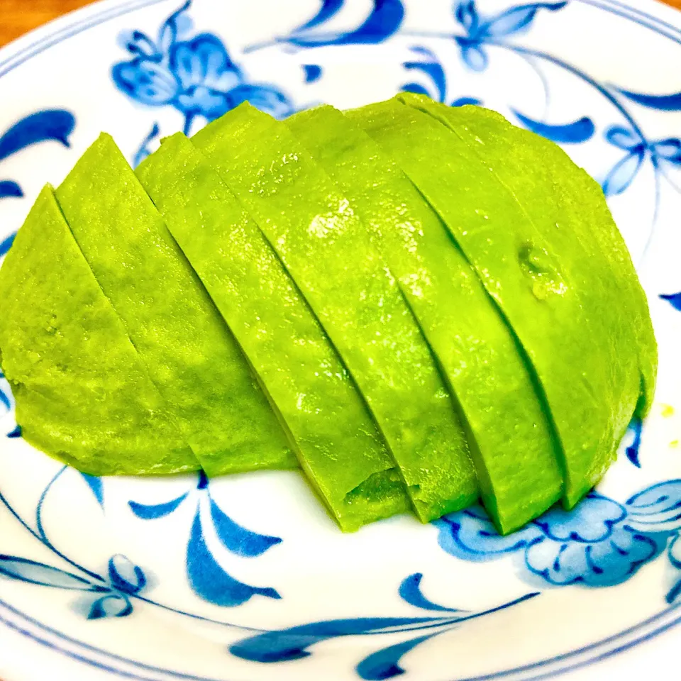 塩アボカド🥑シンプルですが素材の甘みが美味しいよッ🤗💕|まいりさん