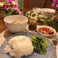 Snapdishの料理写真:肉骨茶。広島菜のオイスター炒め。自家製チリソースx2種類。|madamwongtableさん