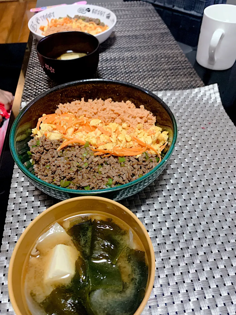 三食そぼろ丼|ライさん