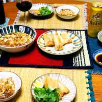 Snapdishの料理写真:麻婆豆腐と春巻きで家飲み|moricreampannaさん