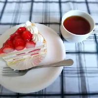 ショートケーキと紅茶|みのりんちょさん