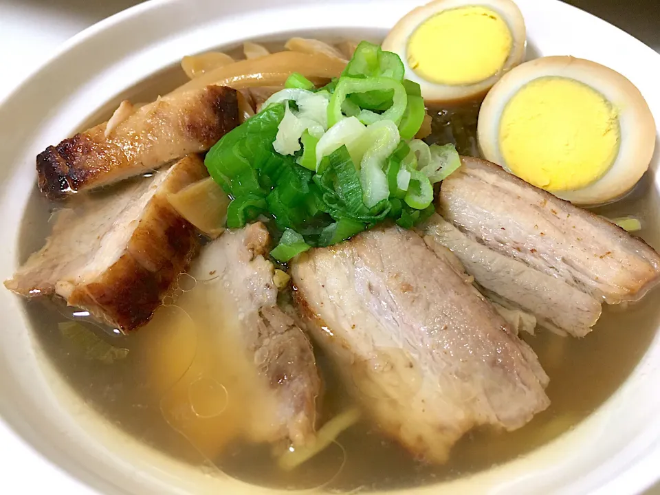 Snapdishの料理写真:チャーシュー塩ラーメン|arupaka3seiさん