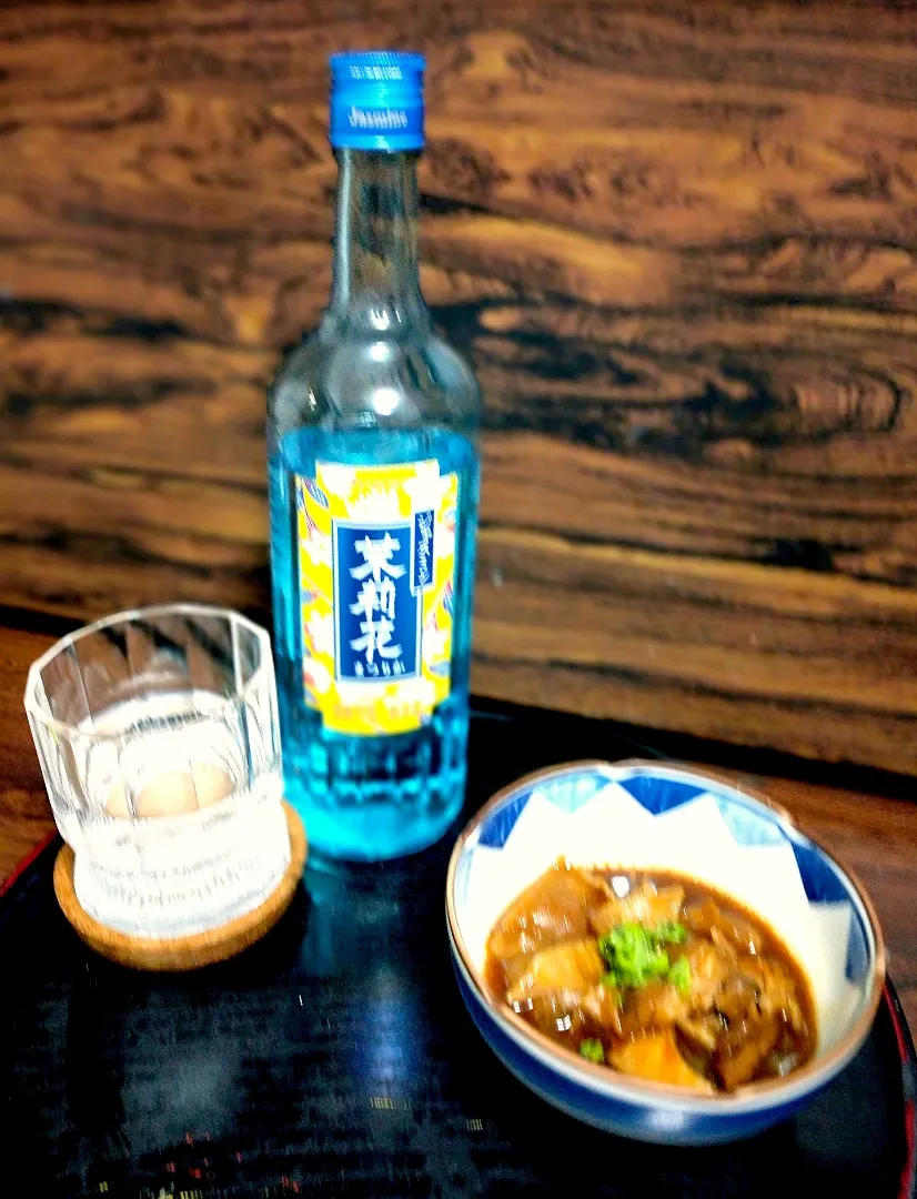 ジャスミン茶の焼酎にトロトロに煮た牛スジの煮込み|CAVA亭さん