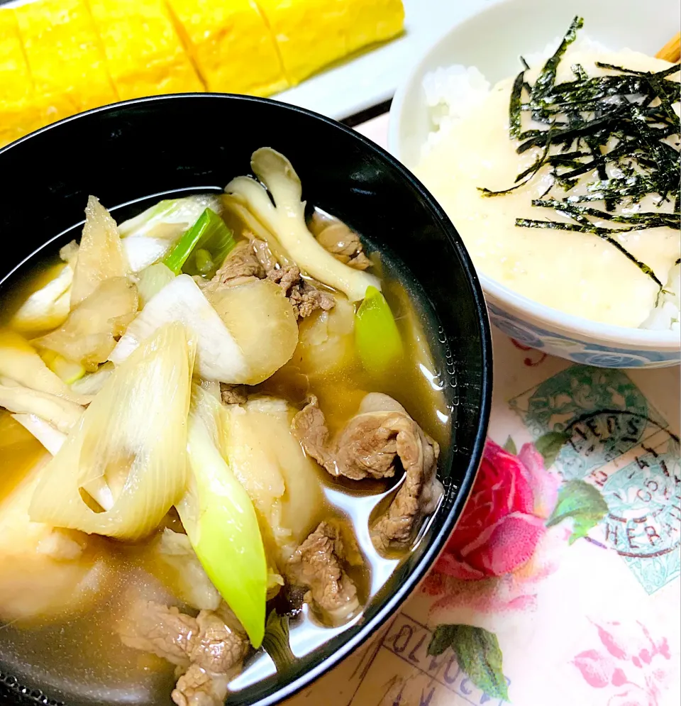 今年初の山形風芋煮🍲　とろろご飯とだし巻き卵。|ちはるさん