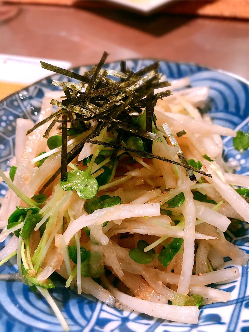 Radish and radish sprouts salad seasoned with sesame oil,soy sauce,vinegar and ground sesame|taka-chanさん