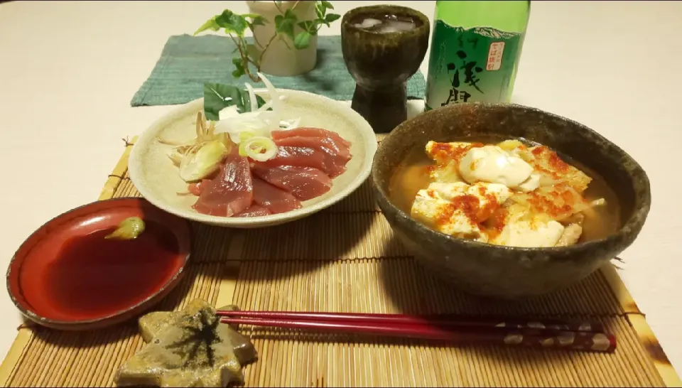 キャベツ豚肉チゲ、かつおお刺身🍶|miyuki🌱さん