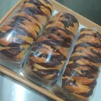 Snapdishの料理写真:swirl Chocolate loaf with choco chip|Simon Chrisandyさん