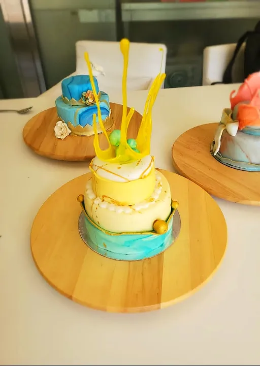 mini 2 tier fondant cakes #cakes #isomaltsail #marblefondant|Chef toyoさん