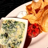 Snapdishの料理写真:Spinach Dip At The Cheese Cake Factory|Hannah Muscaraさん