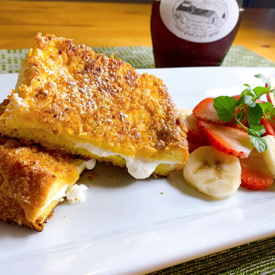 Ricotta-Stuffed French Toast with Cornflake Crust (サクサク、フワフワのフレンチトースト、リコッタチーズ入り)|Masa, The Cooking Husbandさん