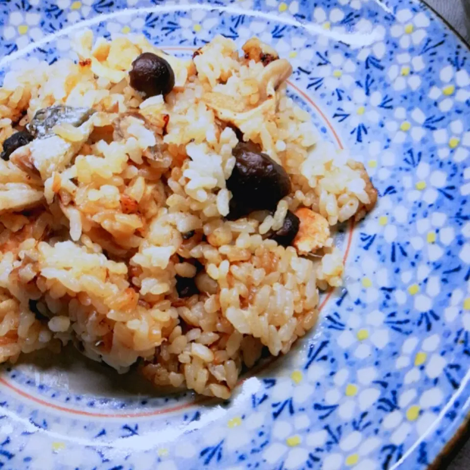 鮭ときのこ🍄の炊き込みご飯👍|ペンギンさん