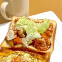 マヨダム目玉トーストと鶏モモの塩麹漬けサンドスパイスソース|Vell Bowzさん