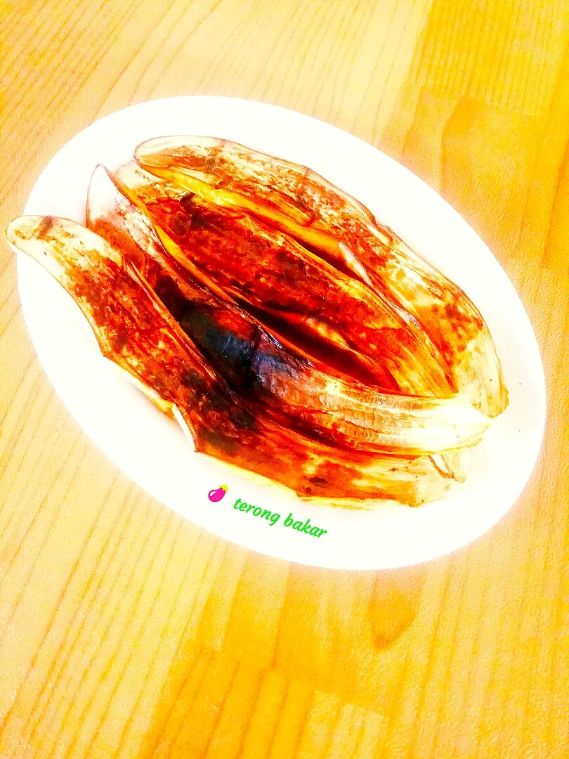 Snapdishの料理写真:terong bakar..|Arif Hidayatさん