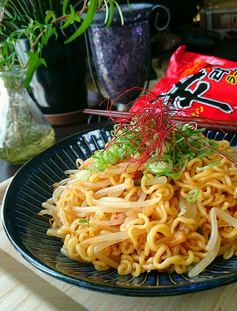 辛ﾗｰﾒﾝ焼きそば|まりおさん