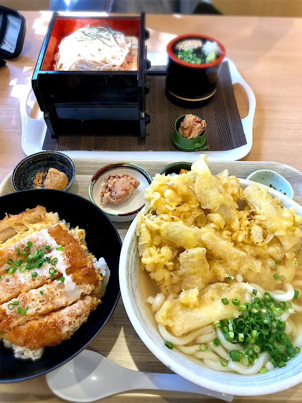 「政太郎うどん」さんでごぼう天うどんとカツ丼|じゅんさんさん