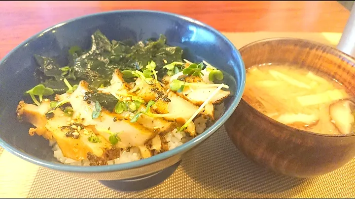 鮑肝バターステーキ丼😋|Jay20170327さん