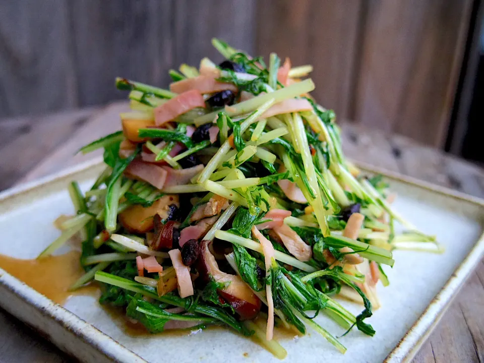 Snapdishの料理写真:水菜とハムの豆豉炒め|@chieko_tanabe_さん