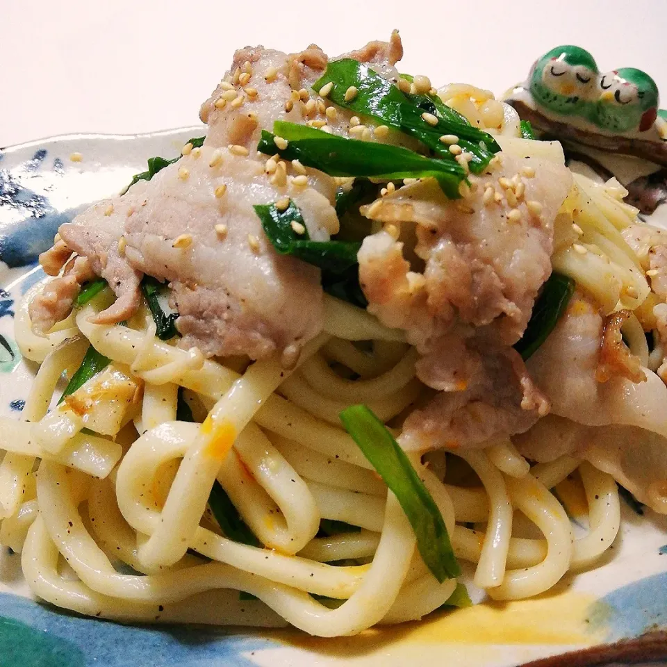 Snapdishの料理写真:豚バラとニラの塩焼きうどん(9/28)|海猫さん