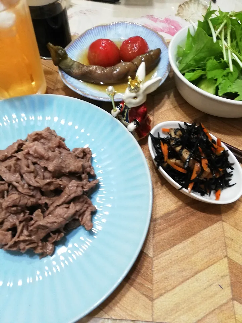 9/28
一応牛肉と作りおきで晩ごはん😋|たえさん