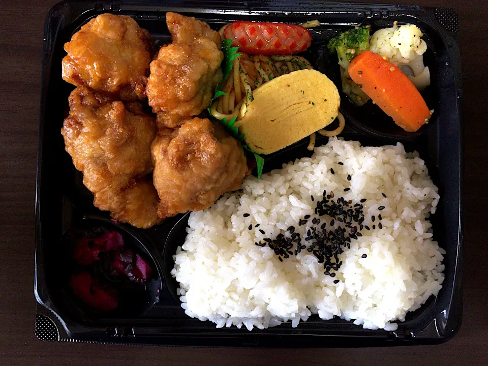 自慢の鷄モモ唐揚げ弁当|ばーさんさん