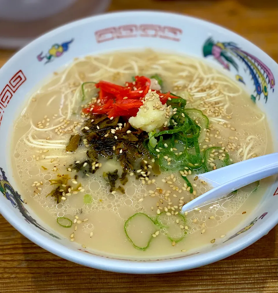 🧄ニンニクたっぷり博多ラーメン🍜|にゃあ（芸名）さん