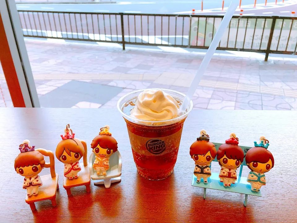 Snapdishの料理写真:コーラフロート👑|なぎさん