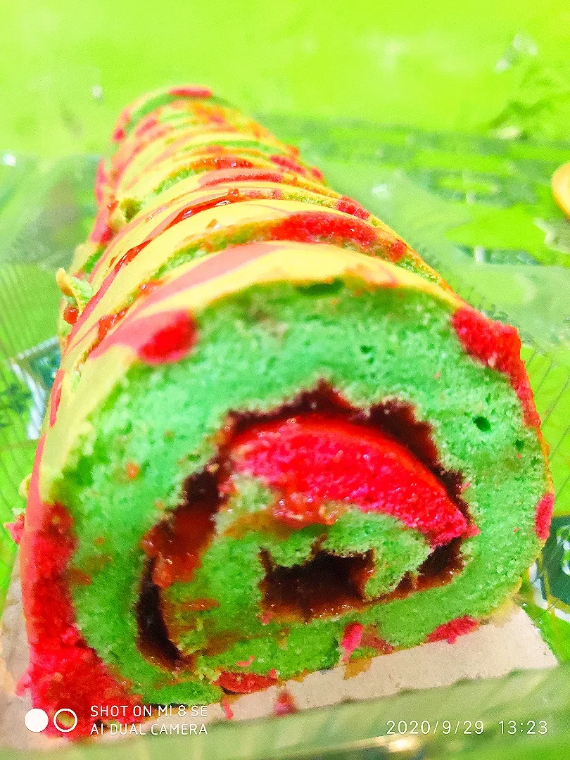 cake roll pandan isi stroberry|mutiara kitchenさん