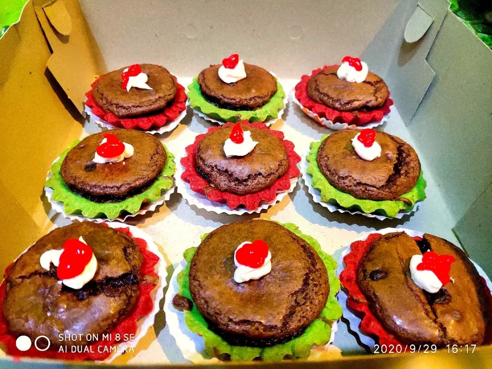 pie bronis red velvet & pandan|mutiara kitchenさん