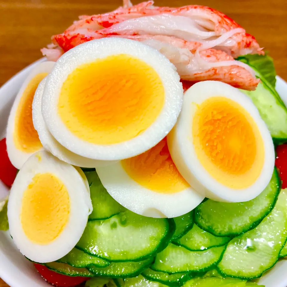 カニ玉サラダ🥗普通の茹で玉子じゃあないよ🤗💕|まいりさん