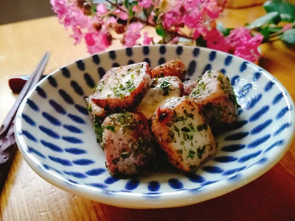 Snapdishの料理写真:青のりバター風味の里芋フライ
【里芋とイカ煮 リメイク料理😉❤️】|Naomi Furuyaさん