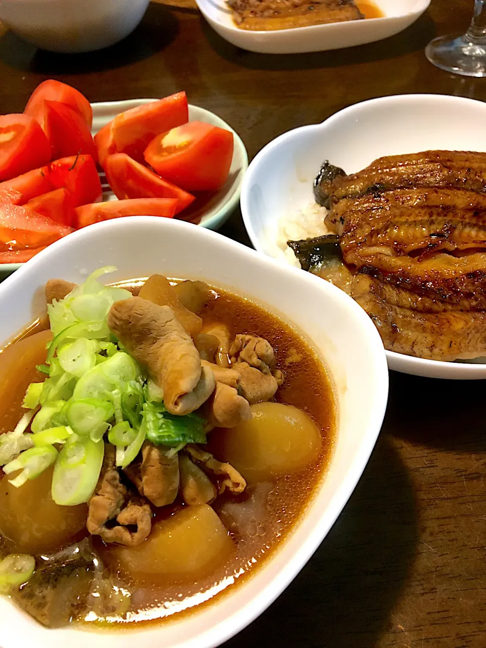 モツ煮込み、うな丼、トマト|ゆうこさん