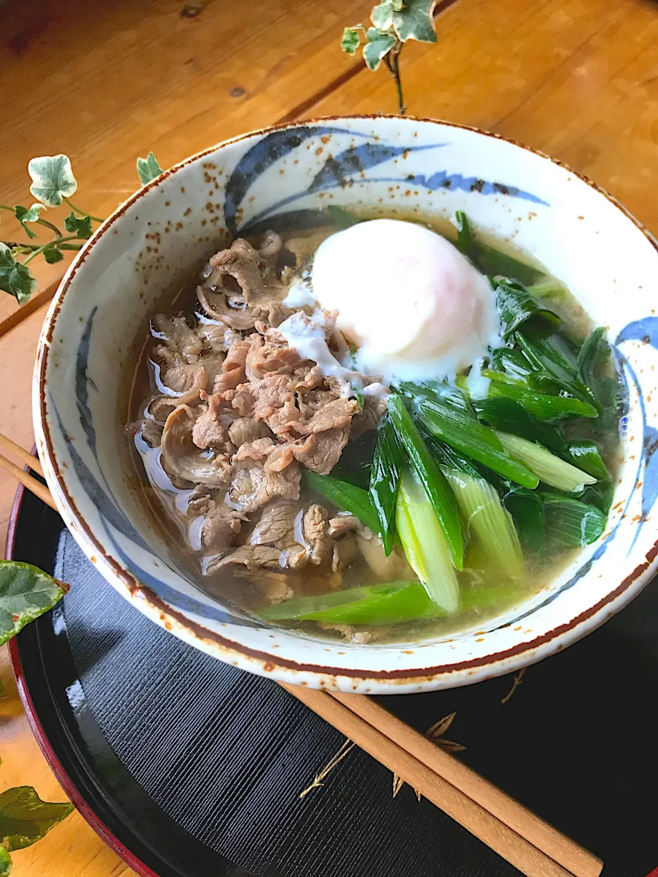 🍲め、麺が見えない💦お肉もりもり肉うどん🥢|Hollyさん