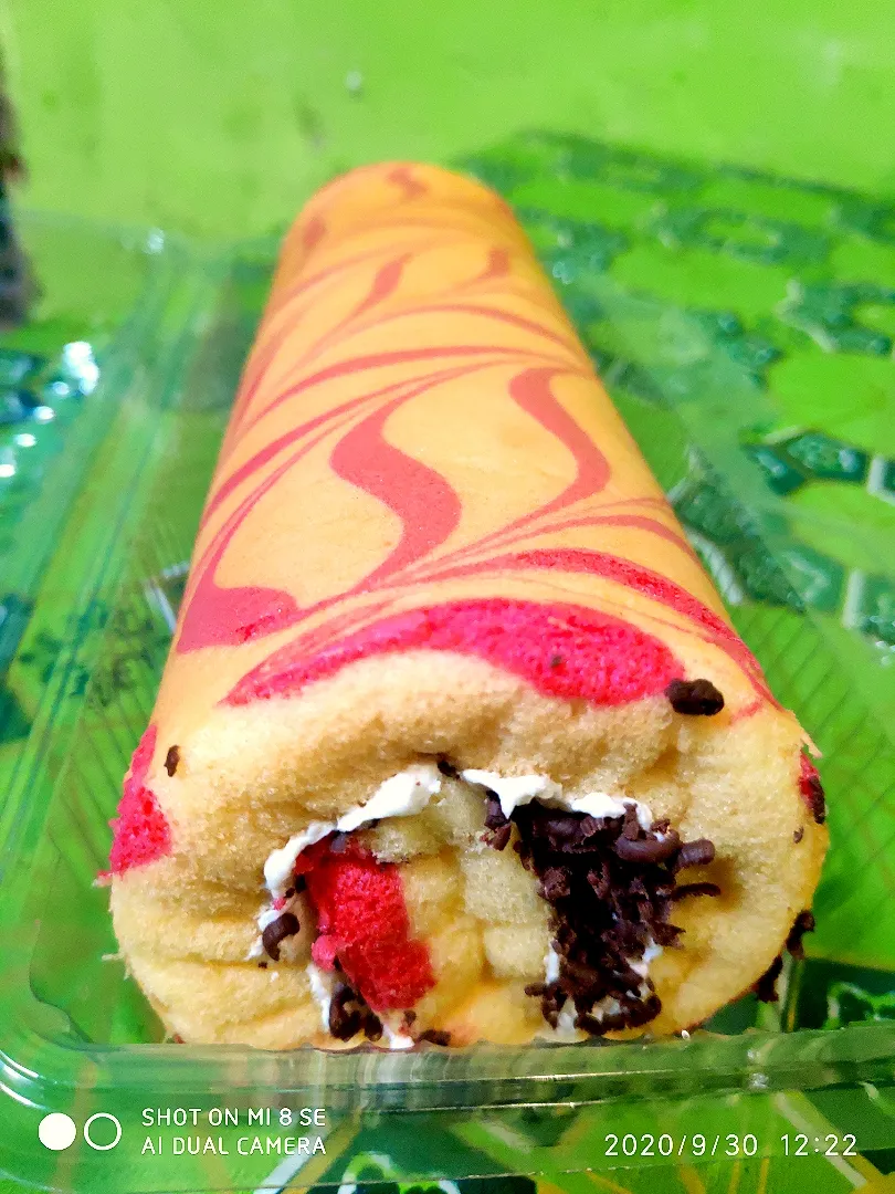 cake roll vanilla isi krim coklat|mutiara kitchenさん