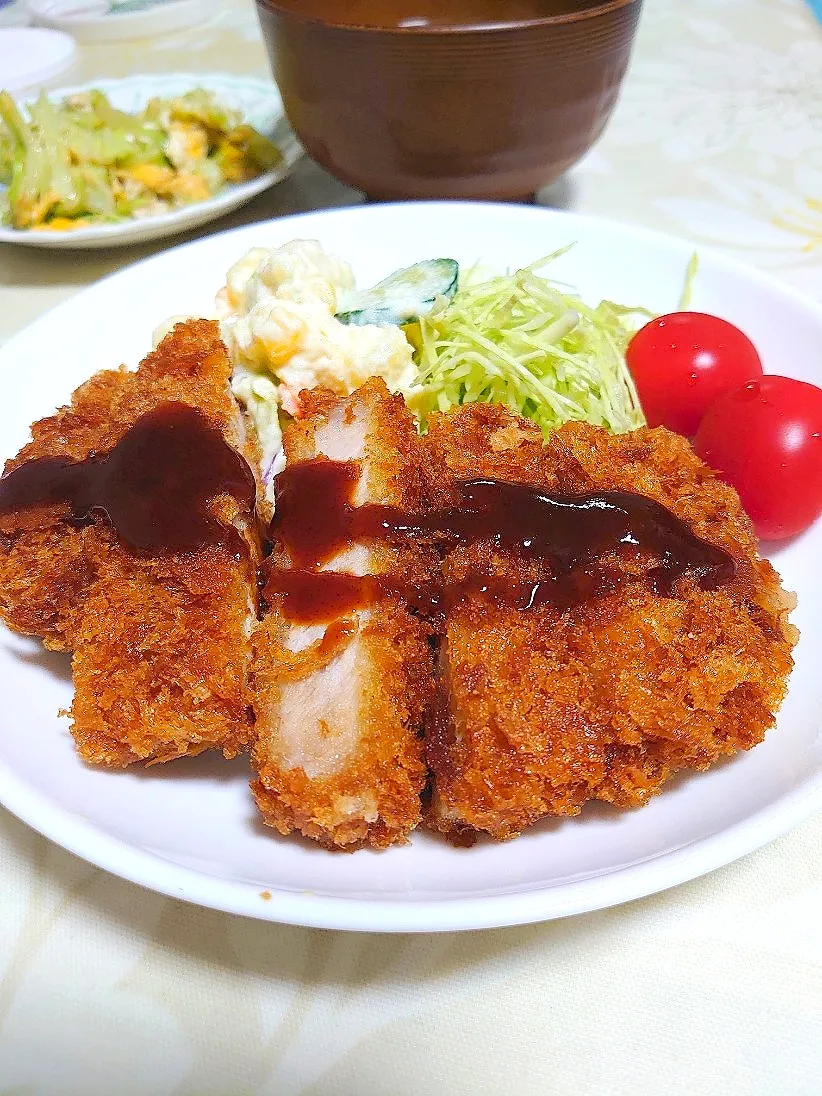 夕飯
トンカツとポテトサラダ|🍒ふみりん🍒さん