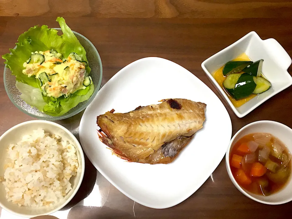 Snapdishの料理写真:赤魚醤油漬け 人参となすのコンソメスープ きゅうりの中華風酢の物 ポテトサラダ|おさむん17さん