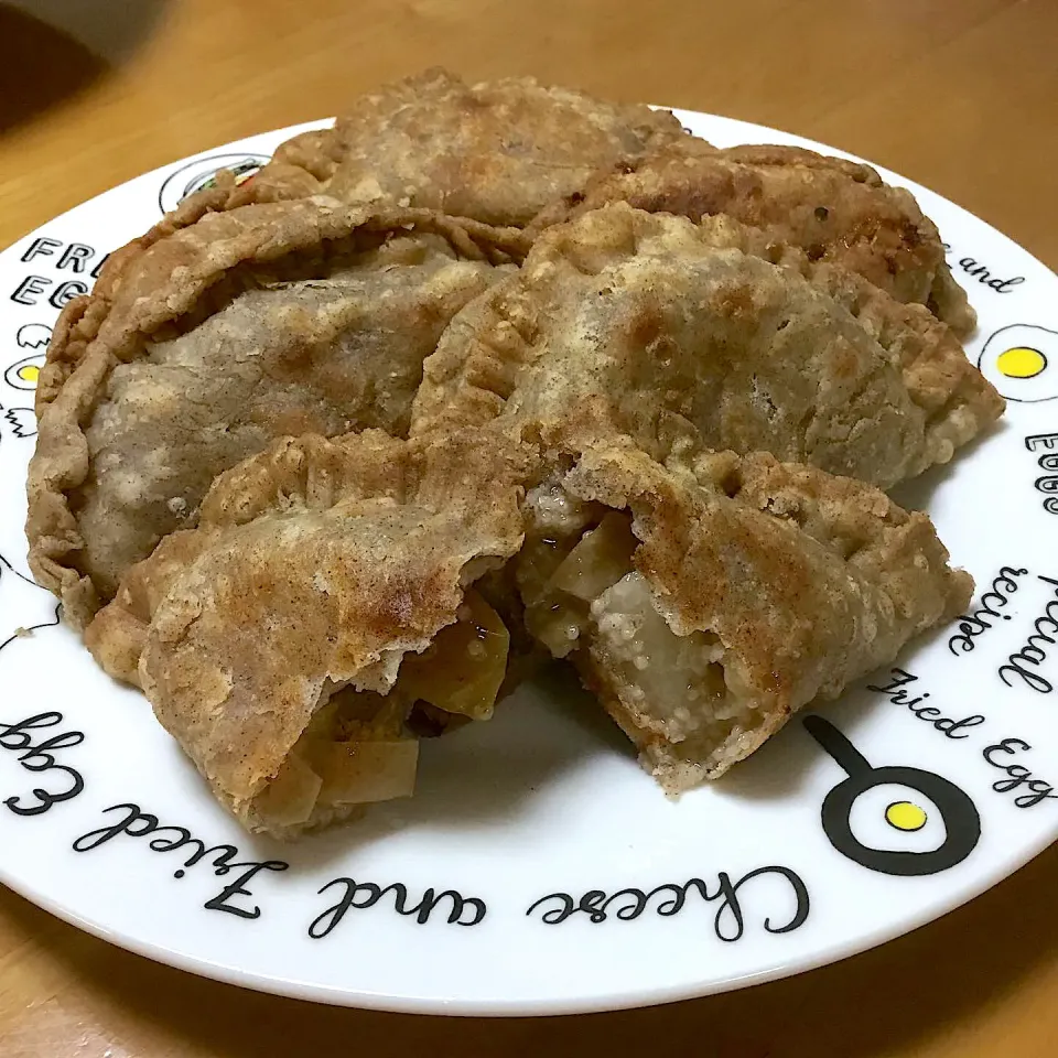 Snapdishの料理写真:つぶつぶ風揚げアップルパイ🥧🍎　　　　　　　2020.9.30|Yu Yu mamaさん