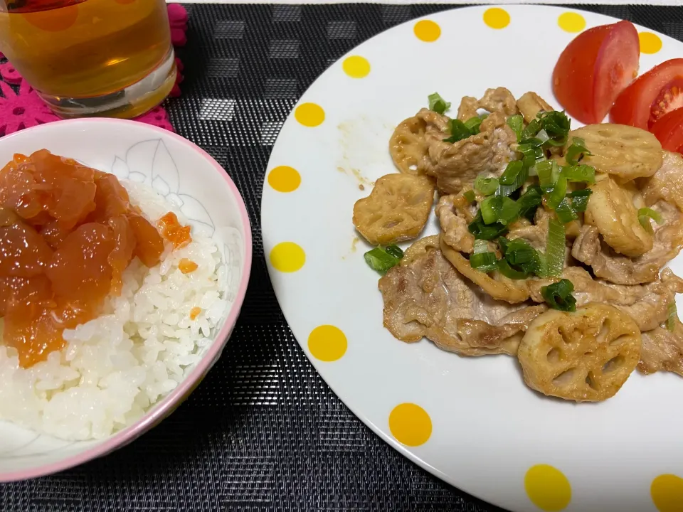 Snapdishの料理写真:れんこんと豚肉の味噌炒め|ゆうさん