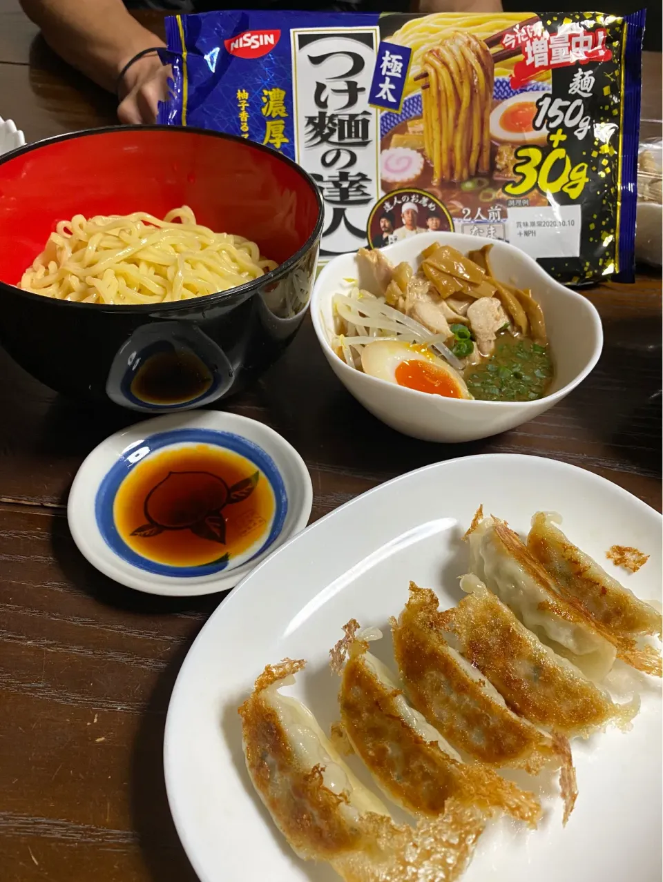 Snapdishの料理写真:お初！冷凍餃子とつけ麺|TOMOさん