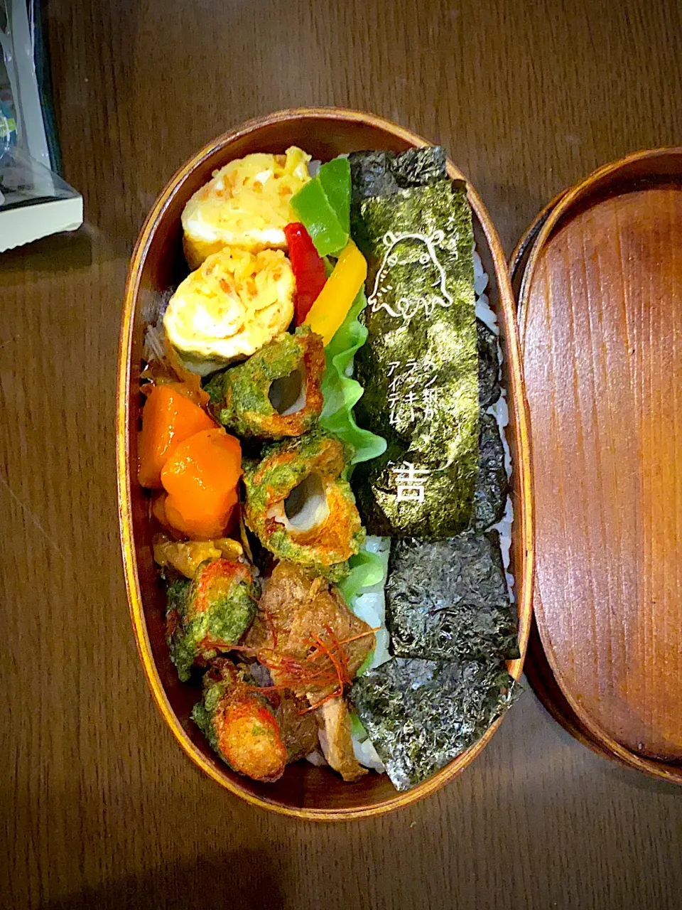 お弁当🍱　鰹佃煮　焼き海苔　海苔弁　干し海老の出し巻き卵　鶏と人参のカレー煮　カニかまと竹輪の磯辺揚げ　豚ヒレ肉の出汁醤油煮　パプリカのお浸し|ch＊K*∀o(^^*)♪さん