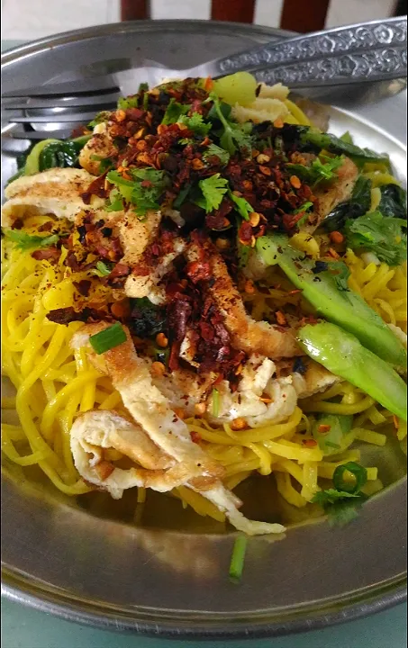 Fried egg noodles with pork spicy sauce|Sasitorn Baipongさん