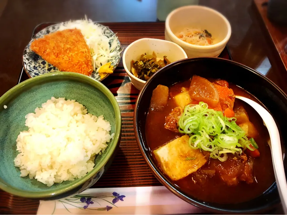 Snapdishの料理写真:カレーぞう煮（ハムカツ、小ライス付き） ¥780|Blue Moon Caféさん