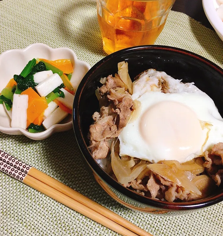 月見牛丼　小松菜と長芋の梅昆布茶和え|ちぐあささん