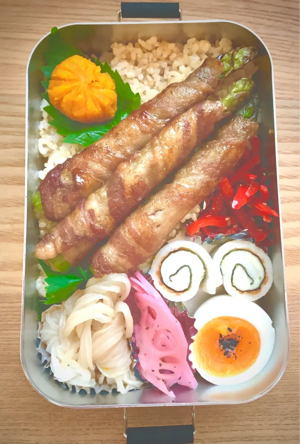 Snapdishの料理写真:アスパラの豚バラ巻き弁当|ちづるさん