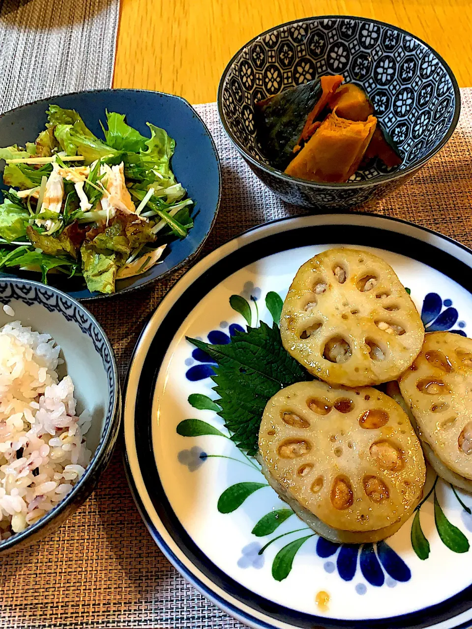 レンコンのはさみ焼きで晩御飯|Mikaさん