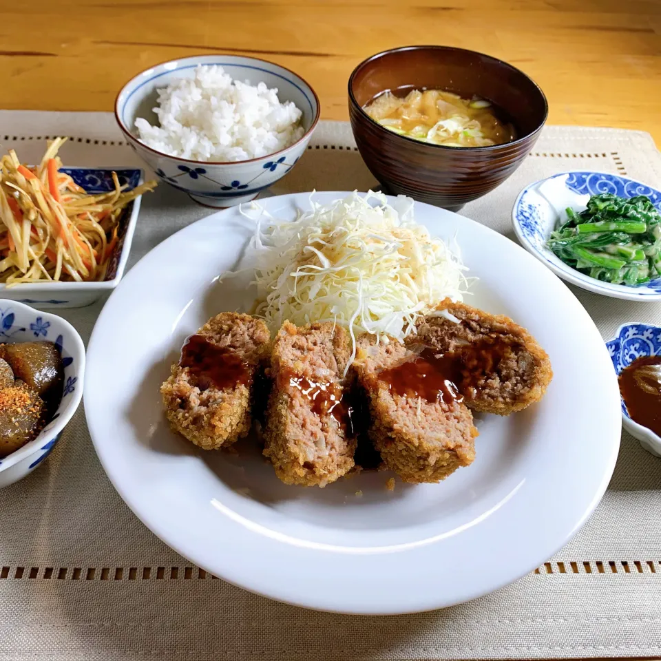 Snapdishの料理写真:Meatball Cutlet (サクッとジューシーメンチカツ)|Masa, The Cooking Husbandさん