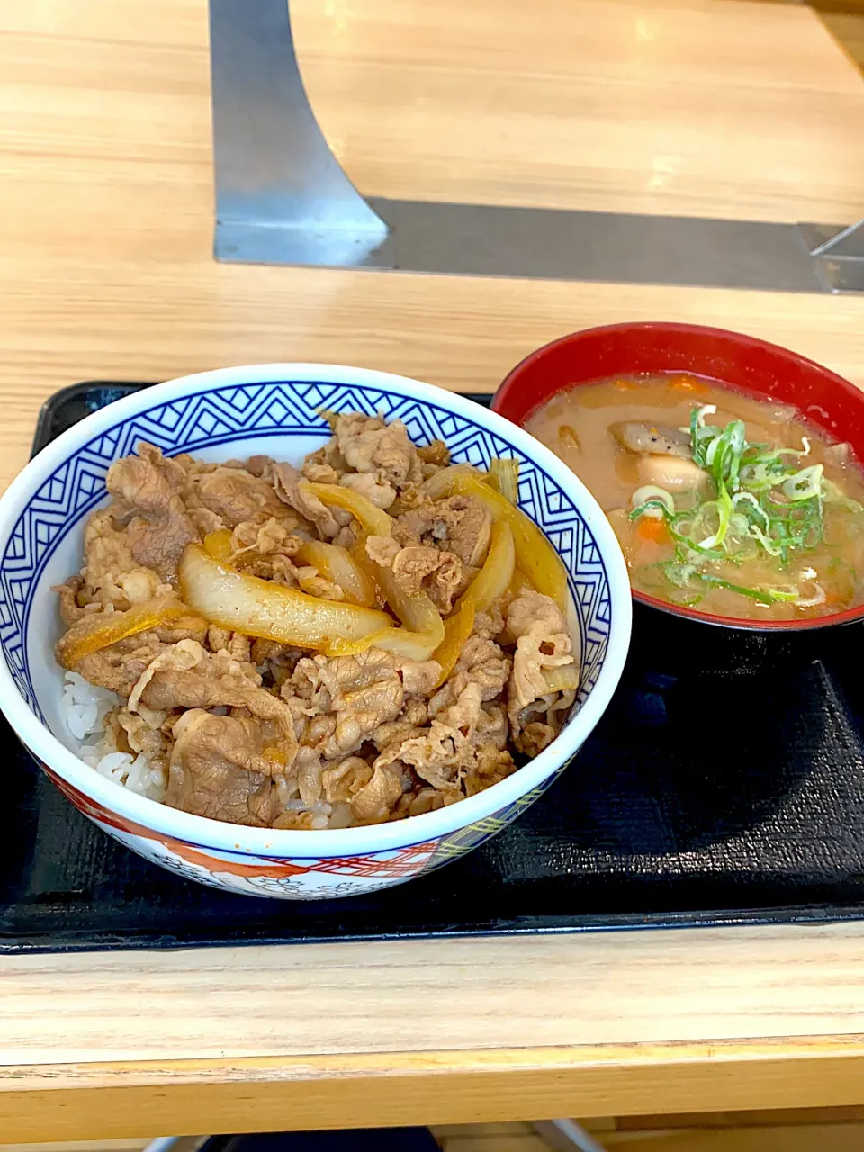 吉野家の牛丼並|あつさん